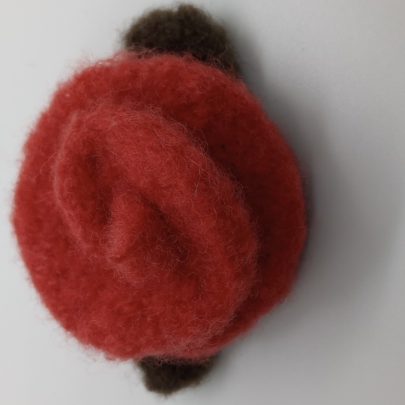 Vintage Wool Felt Brooch Felt Red Flower & Green Leaves Pin Handmade - Picture 4 of 7